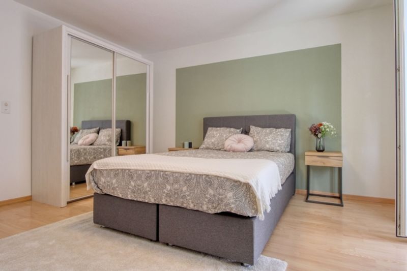 Furnished room in modernised apartment in a top location - 6