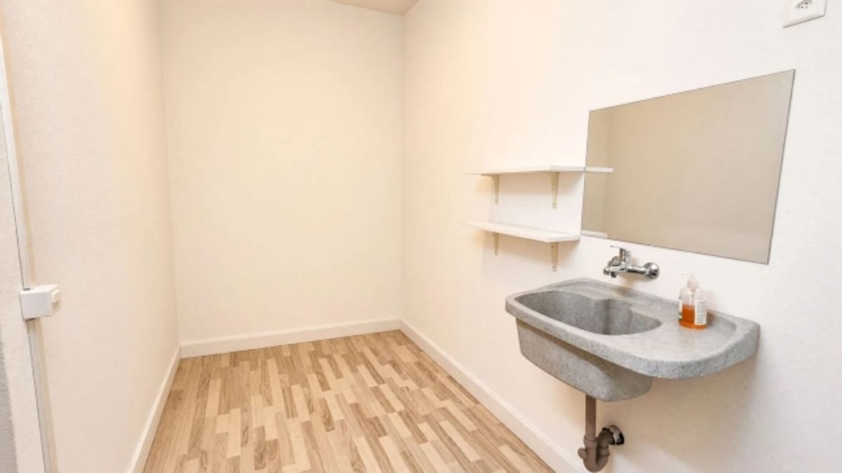 Helle Bürofläche mit 100 m² Nutzfläche in Ried (Muotathal) - 4