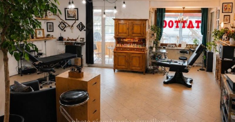 Grand local commercial de 115 m² au coeur de Sion - 3
