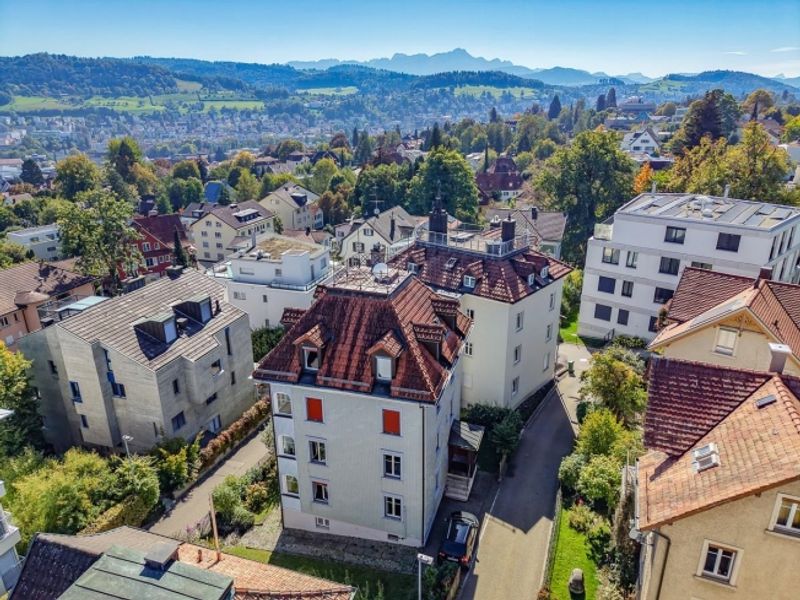 2-Familienhaus, Renovationsobjekt an bevorzugter Lage - 1