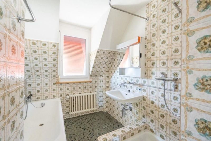 2-Familienhaus, Renovationsobjekt an bevorzugter Lage - 12