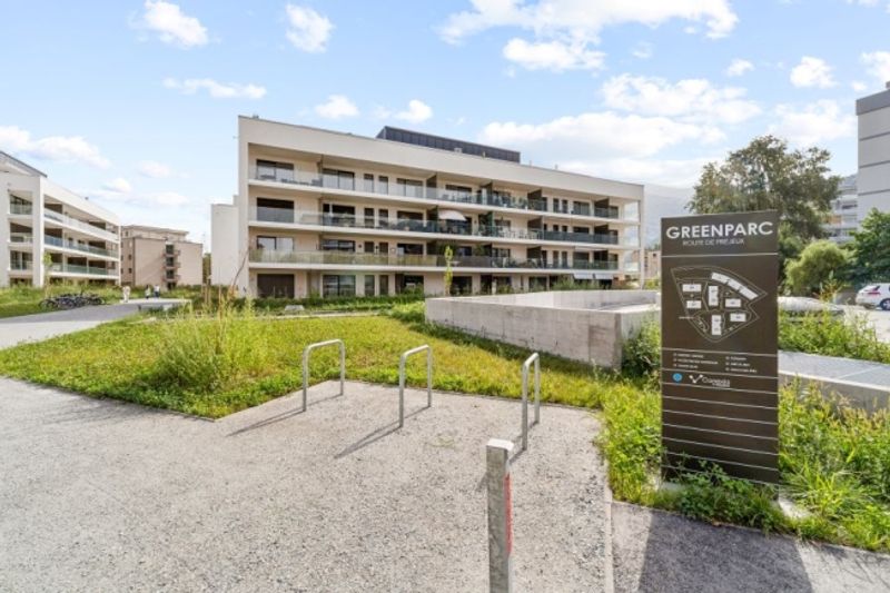 Sehr schöne 4,5-Zimmer-Wohnung im 2. Stock mit großem Balkon (J-203) - 1