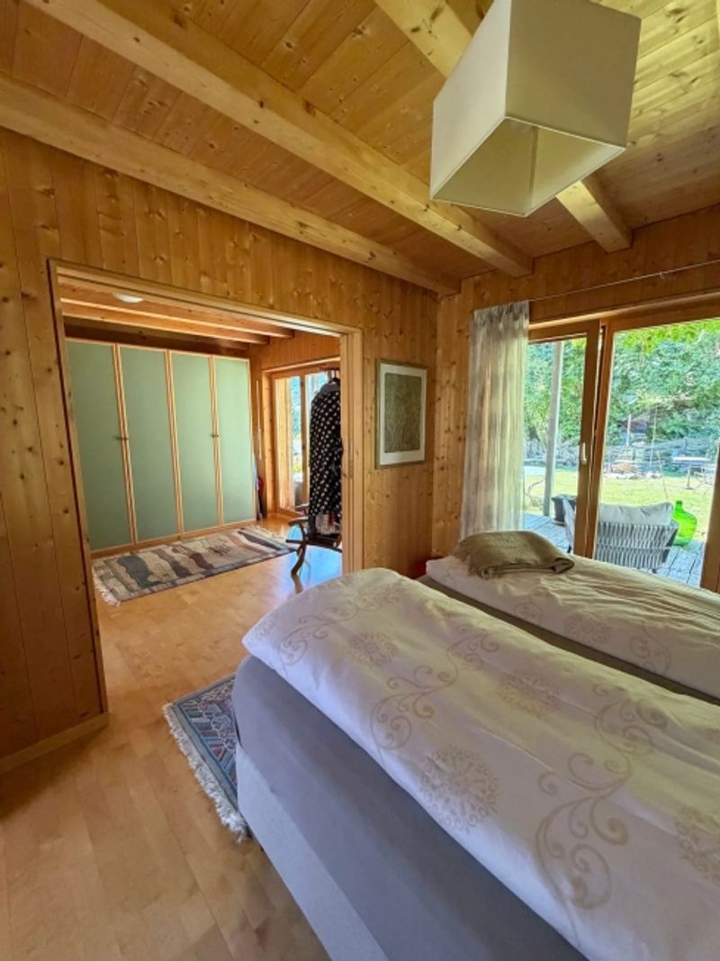 6-Zimmer-Einfamilienhaus mit grosszügigem Garten in Maladers - 2