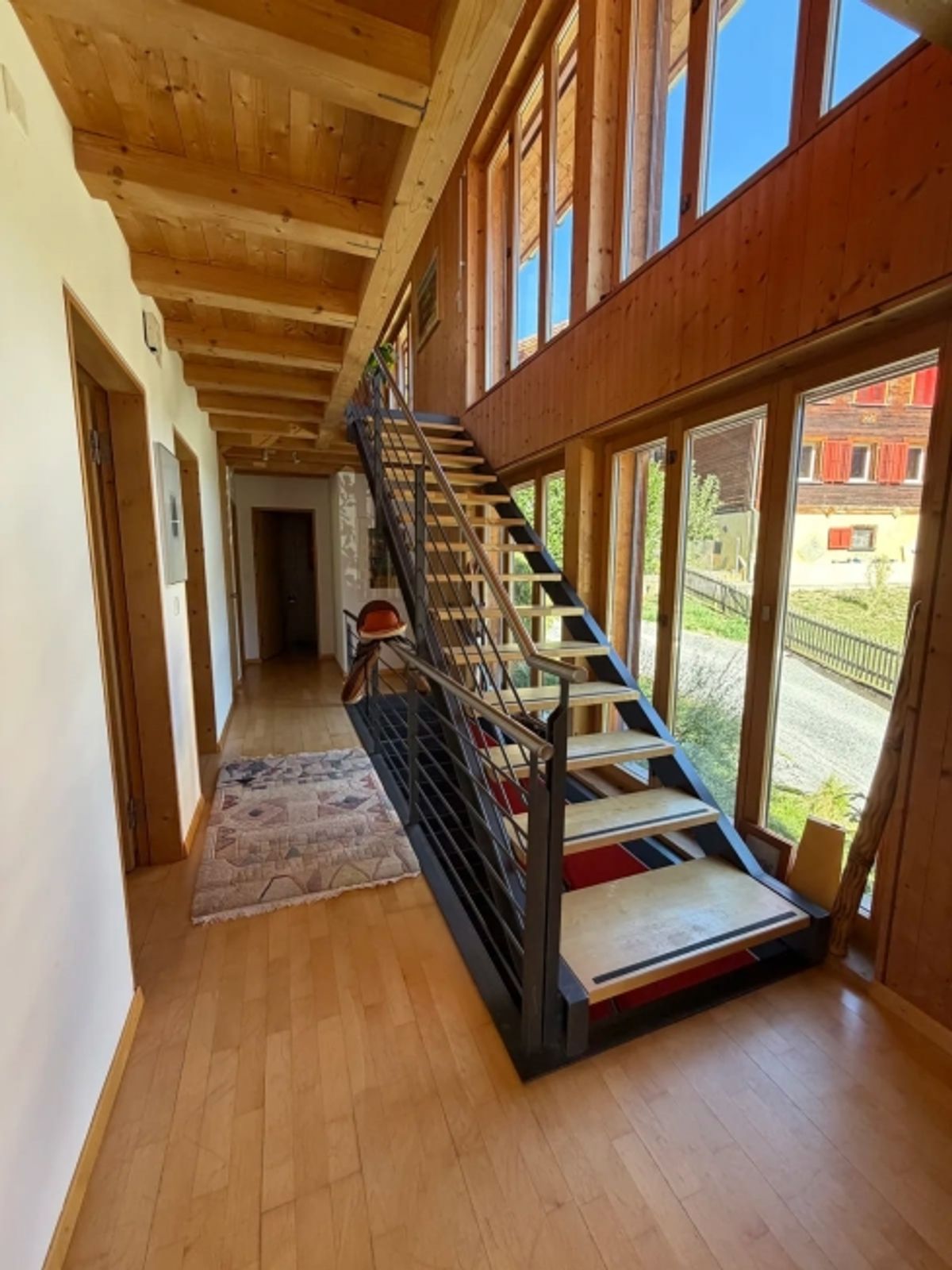6-Zimmer-Einfamilienhaus mit grosszügigem Garten in Maladers - 2