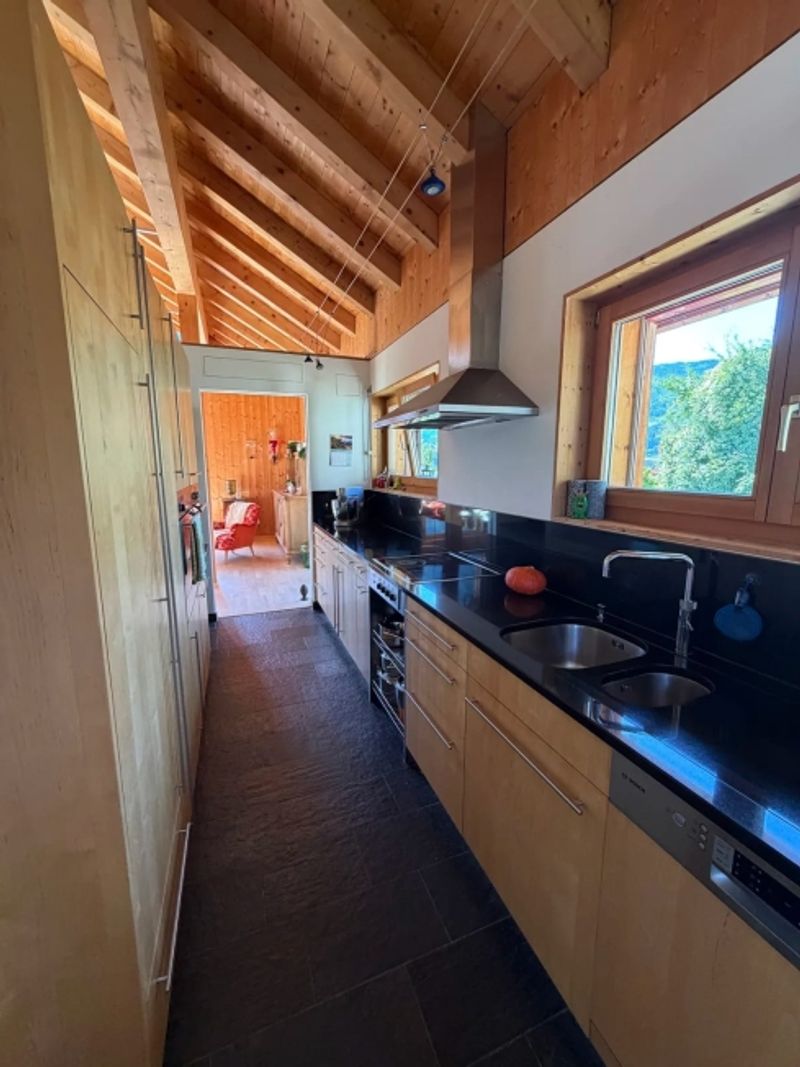 6-Zimmer-Einfamilienhaus mit grosszügigem Garten in Maladers - 5