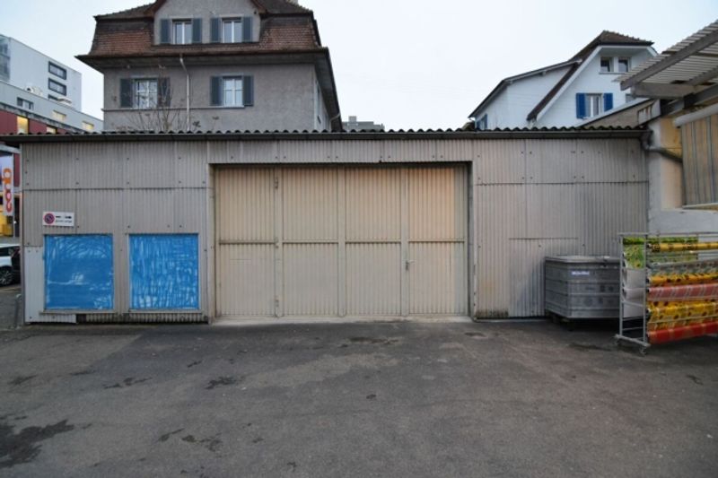 Lagerhalle im Zentrum von Neuhausen - 1