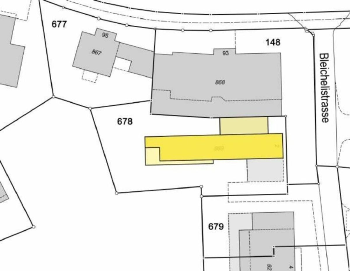 Zu verkaufen grosszügiges Terrassenhaus, 4.5 Zimmer, Länge 35 Meter. Am Bleicheliweg 2, 9055 Bühler bei Teufen, mit Weitsicht auf Wiese und Wald. Nur 2 Gehminuten bis Bahnhof ! - 1