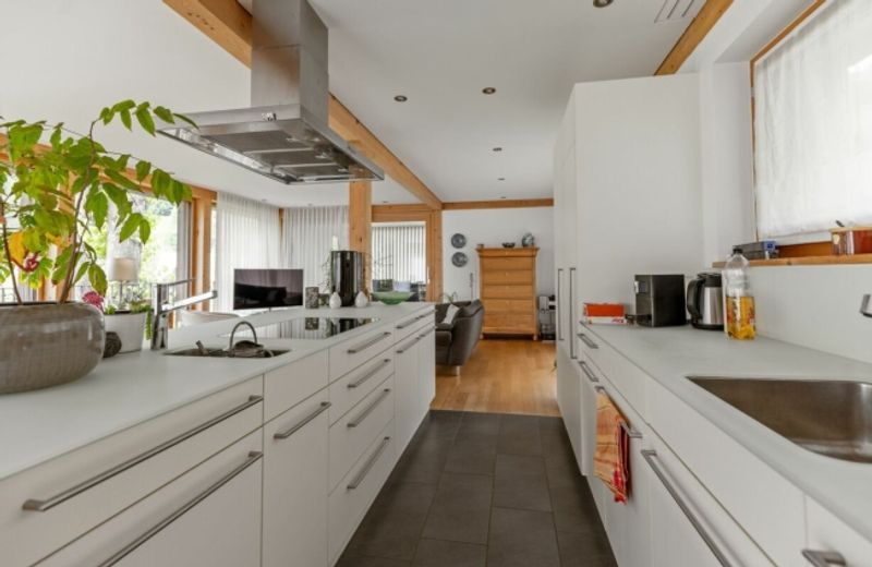 Zu verkaufen grosszügiges Terrassenhaus, 4.5 Zimmer, Länge 35 Meter. Am Bleicheliweg 2, 9055 Bühler bei Teufen, mit Weitsicht auf Wiese und Wald. Nur 2 Gehminuten bis Bahnhof ! - 7