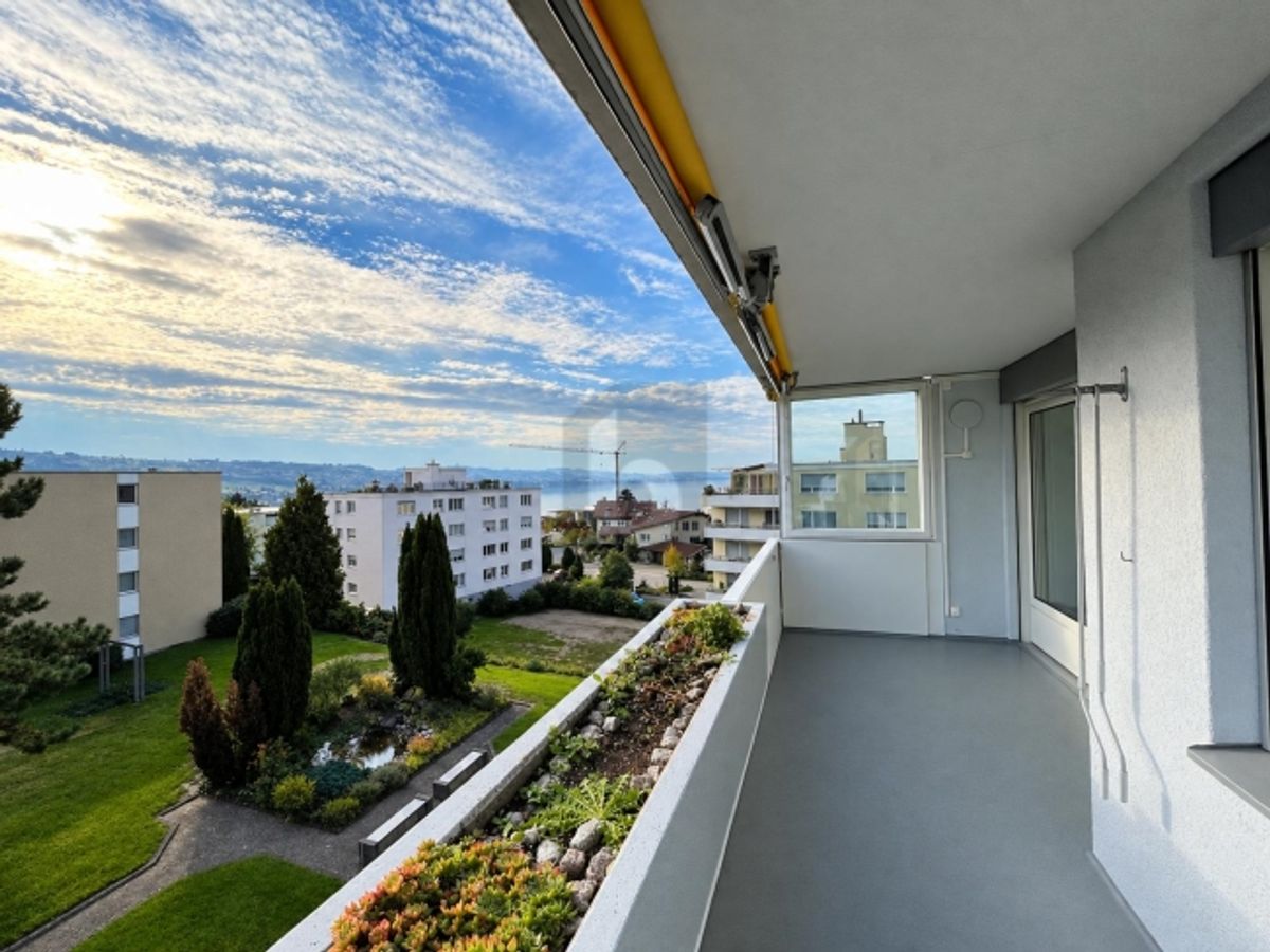 MIT SEEBLICK AN RUHIGER LAGE - 0