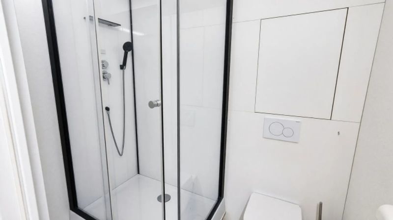 Helle Bürofläche mit 100 m² Nutzfläche in Ried (Muotathal) - 4
