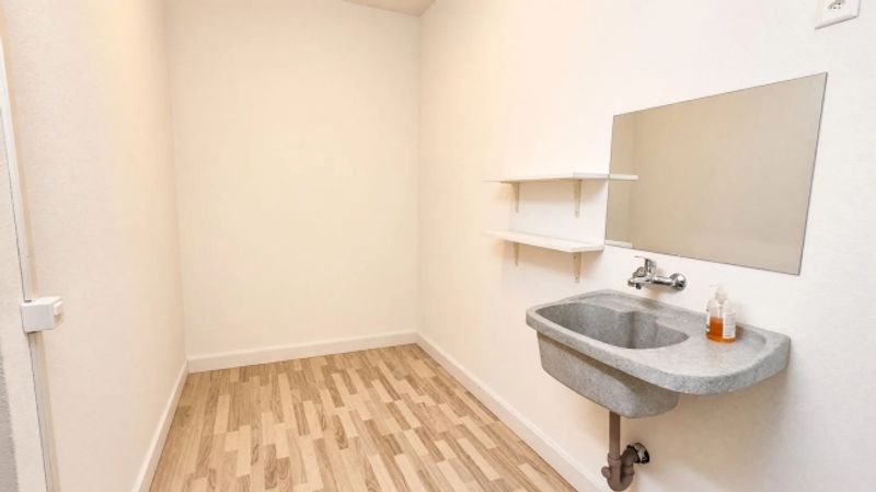 Helle Bürofläche mit 100 m² Nutzfläche in Ried (Muotathal) - 5