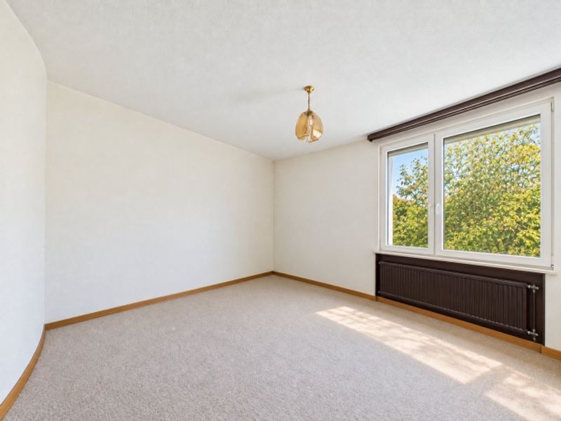 Lichtdurchfluteter Wohnbereich, Gemütlicher Balkon & Zentrale Lage - 5