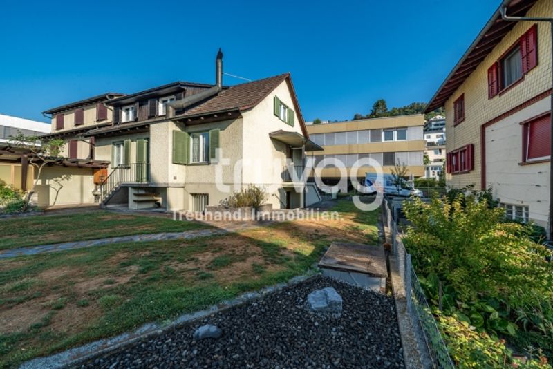 Doppeleinfamilienhaus mit Baulandreserve - 1