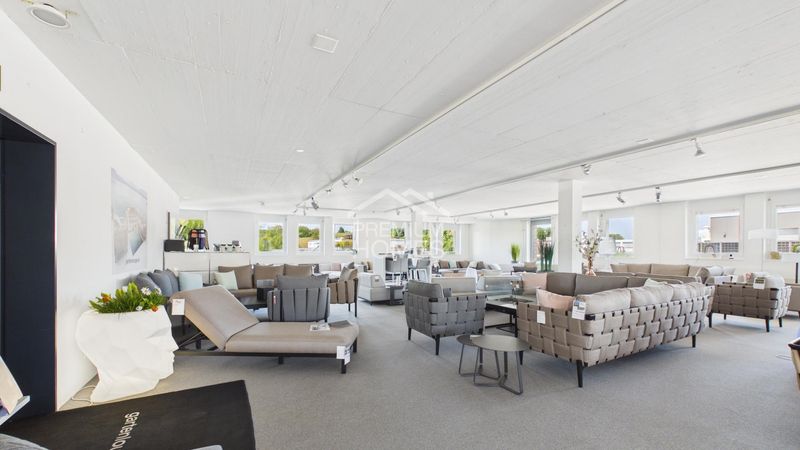 Viel Raum für Ihre Geschäftsidee - Büro, Showroom &amp; Lager - 1