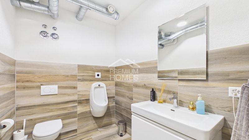 Viel Raum für Ihre Geschäftsidee - Büro, Showroom &amp; Lager - 9