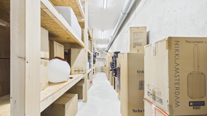 Viel Raum für Ihre Geschäftsidee - Büro, Showroom &amp; Lager - 12