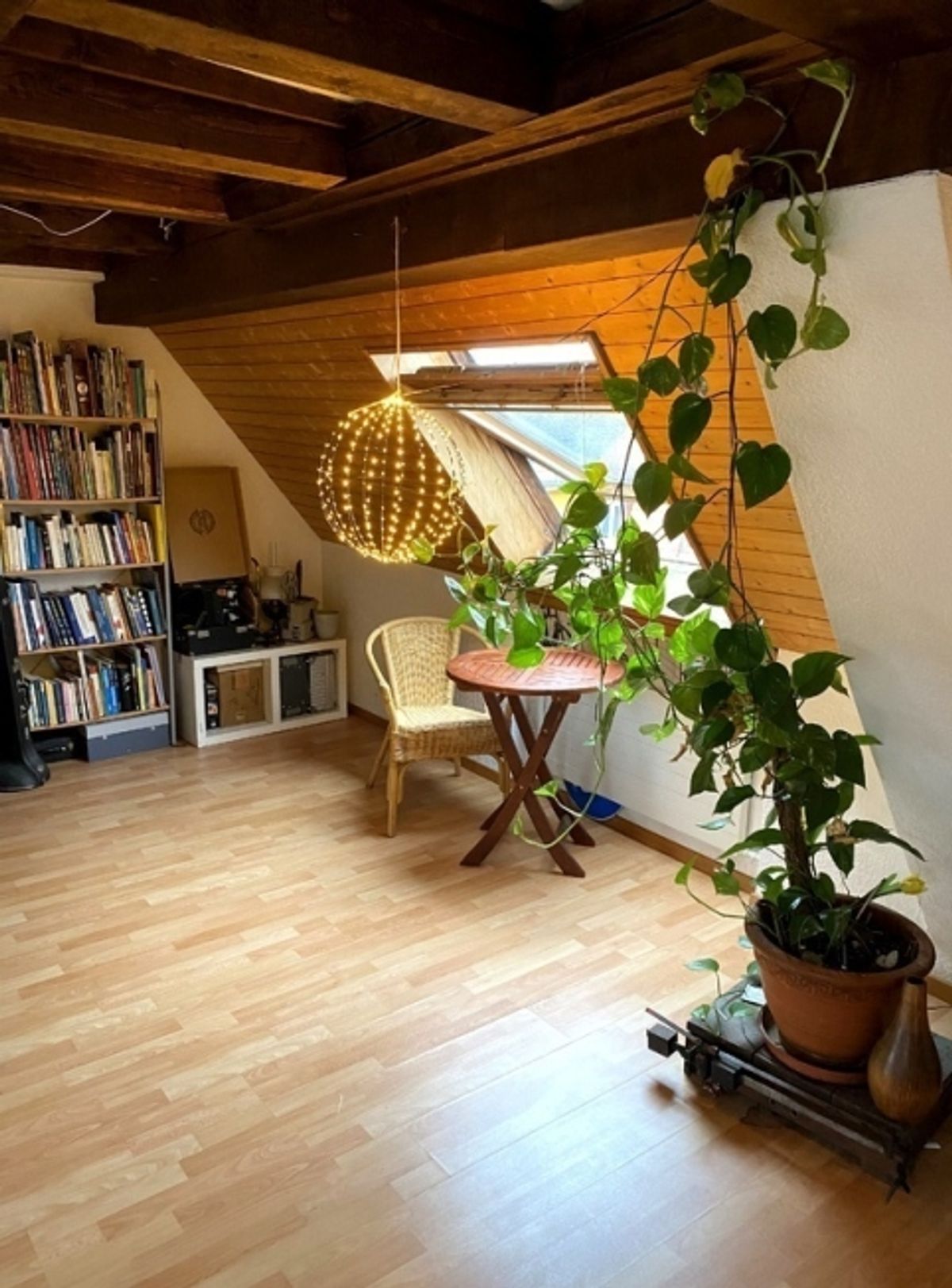 1½ ZIMMER-DACHWOHNUNG IN ZÜRICH - KREIS 3 SIHLFELD, MÖBLIERT, TEMPORÄR - 0