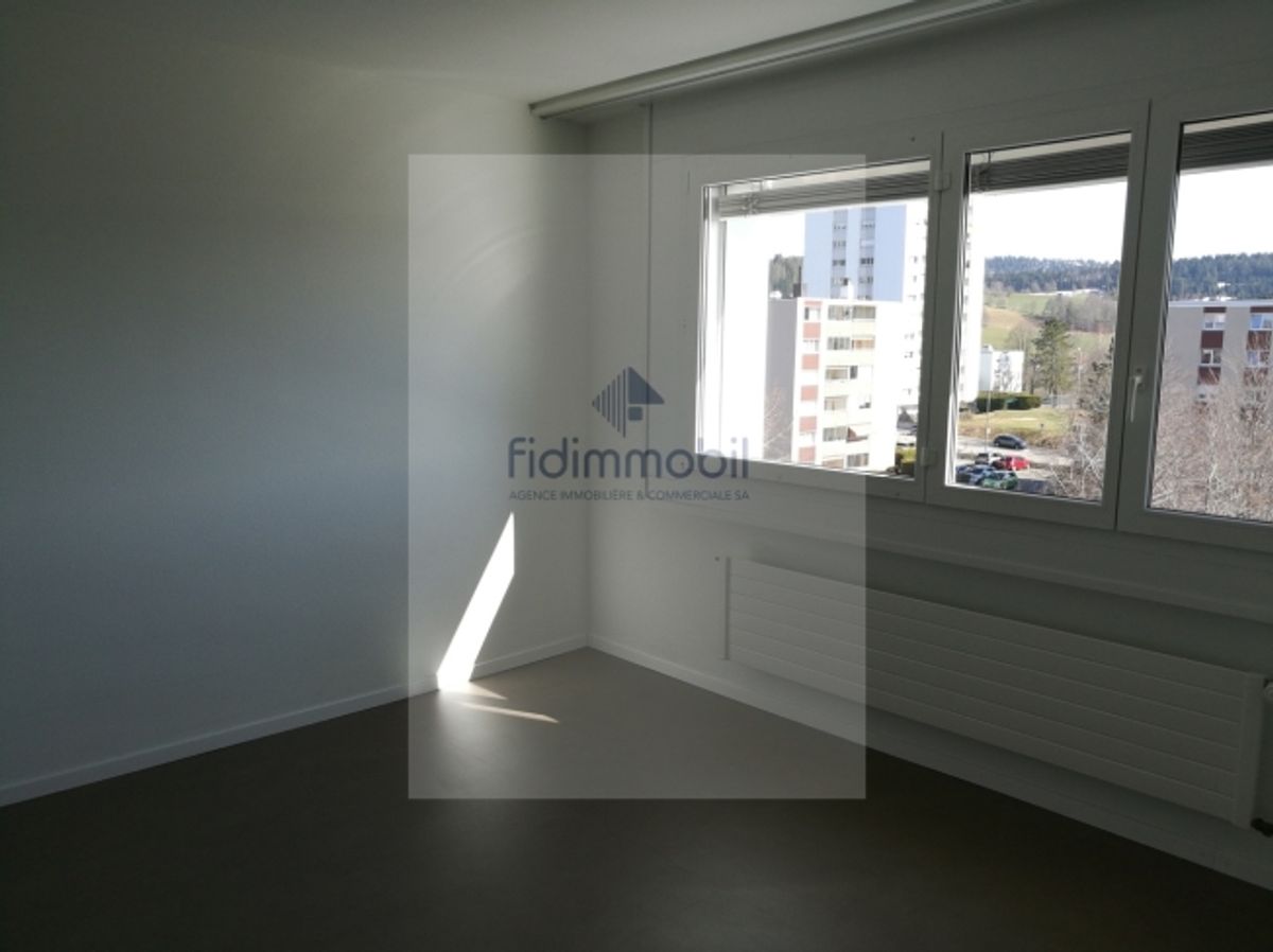 Vermietet, 2 Zimmer, für AVS/AI, Croix-Fédérale 36, La Chaux-de-Fonds - 3