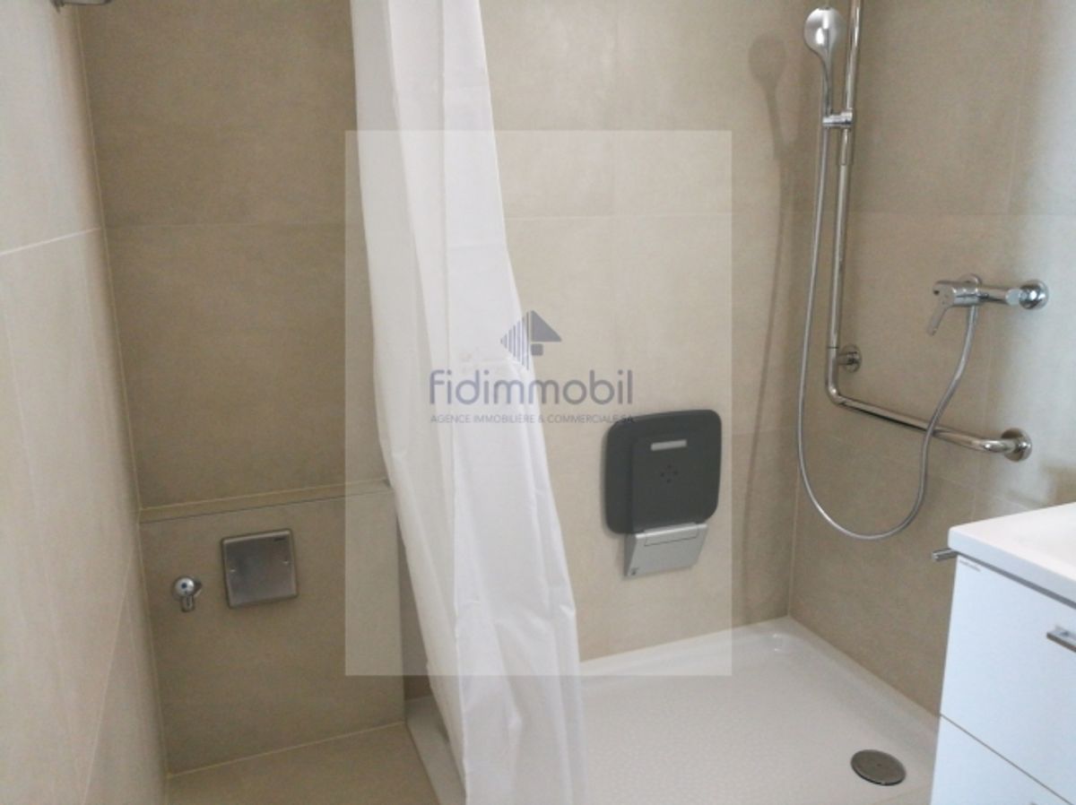 Vermietet, 2 Zimmer, für AVS/AI, Croix-Fédérale 36, La Chaux-de-Fonds - 6