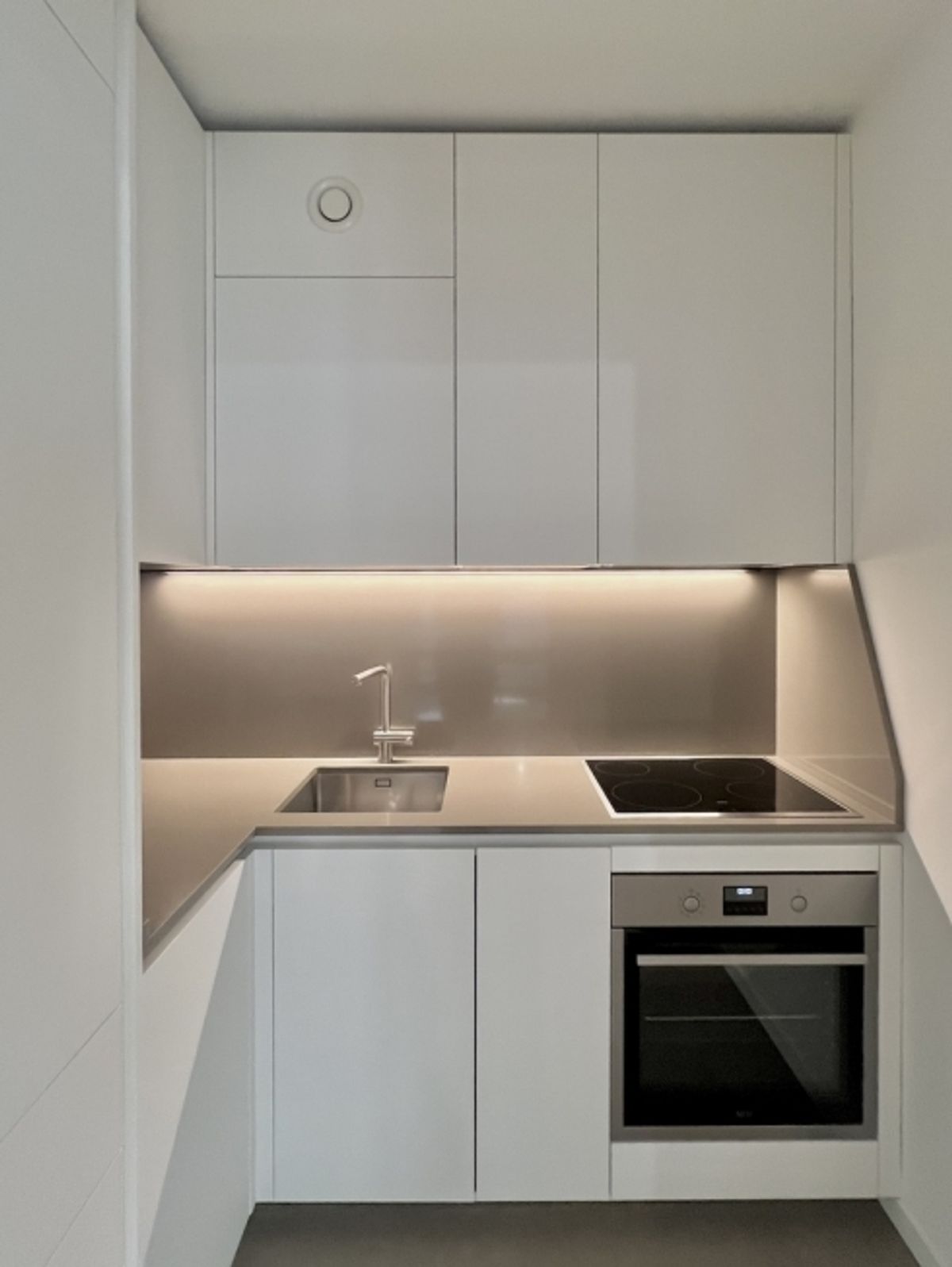 2,5-ZIMMER-APARTMENTS KOMPLETT RENOVIERT - 2