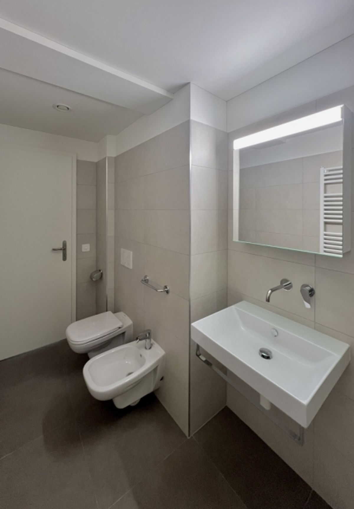 2,5-ZIMMER-APARTMENTS KOMPLETT RENOVIERT - 6