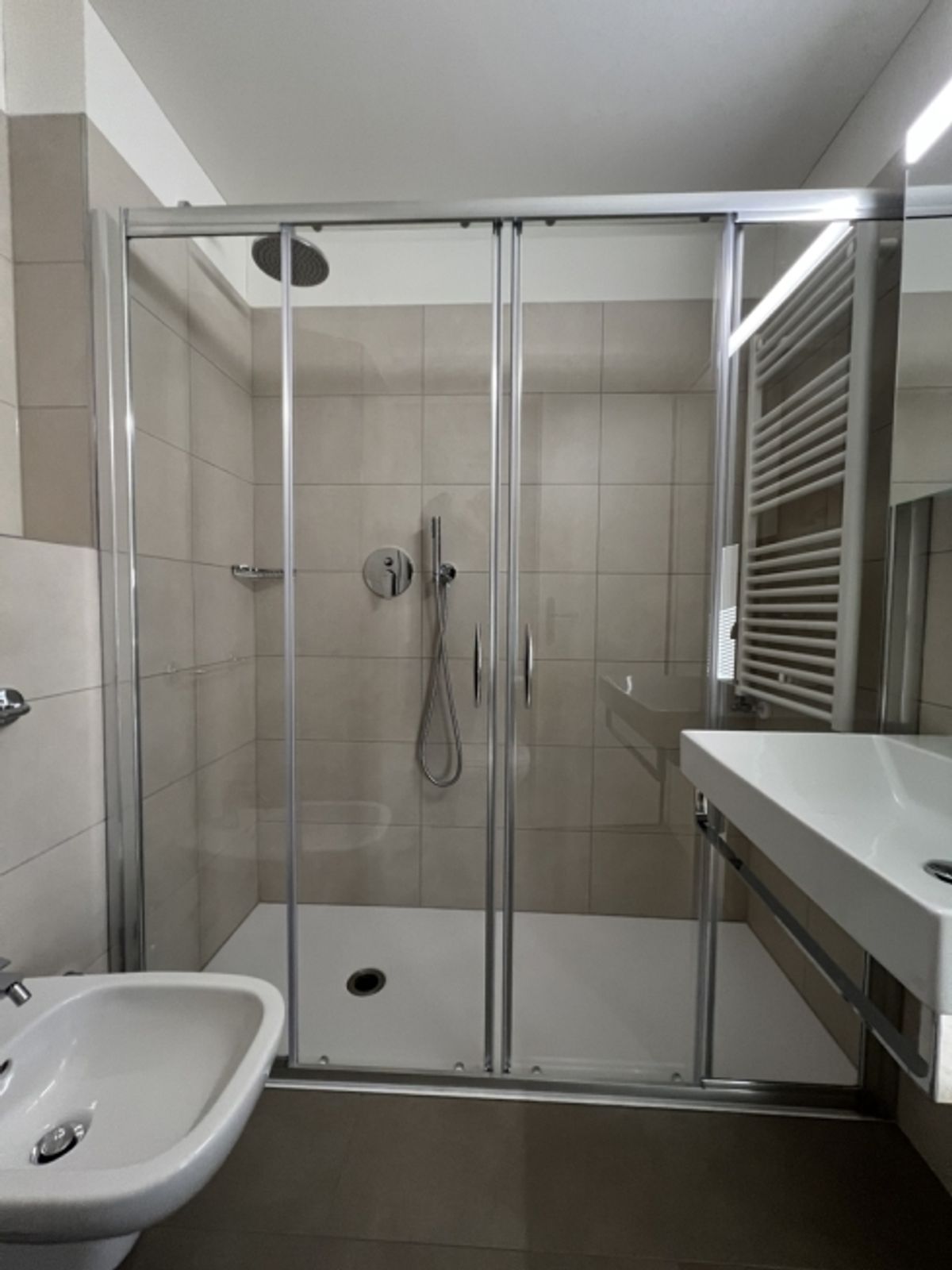 KOMPLETT RENOVIERTE 3,5-ZIMMER-WOHNUNGEN - 9
