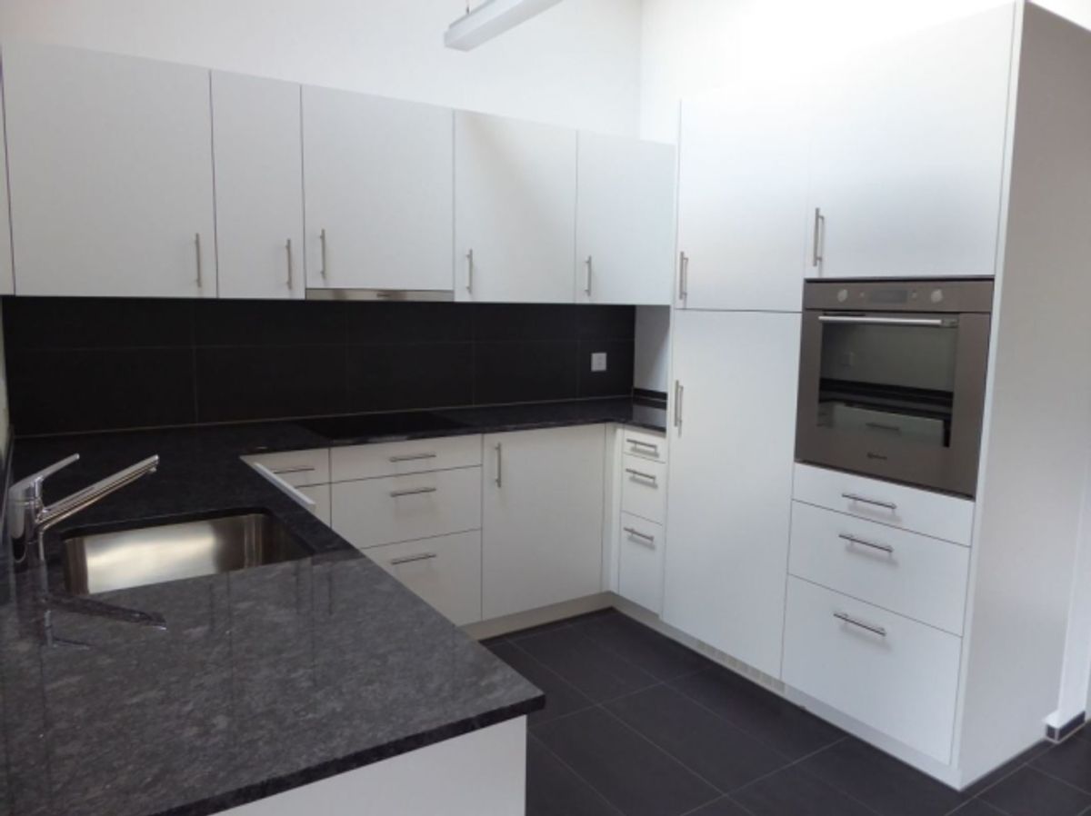 moderne 4 1/2-Zimmer-Dachwohnung mit Holzofen und Balkon - 5