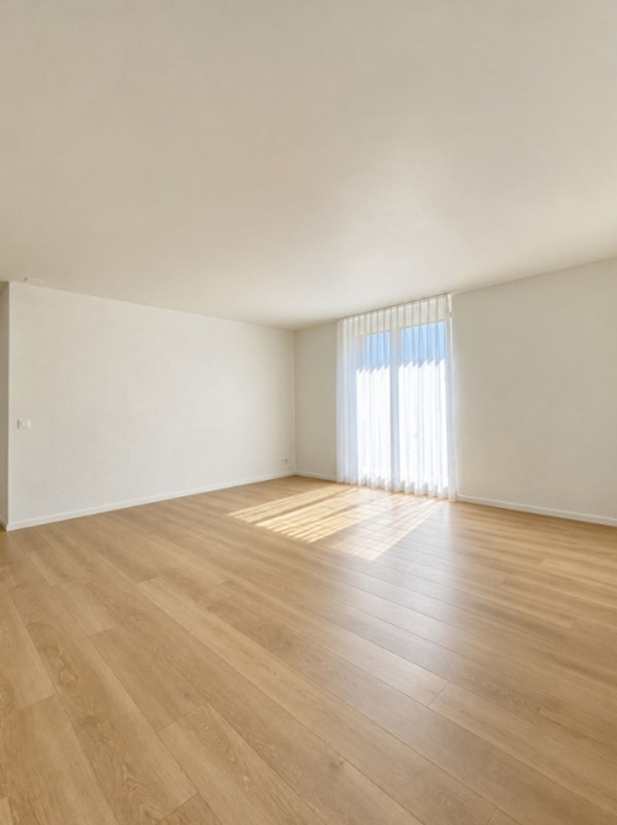 neuwertige 3.5-Zimmer-Wohnung inmitten von Mels - 0