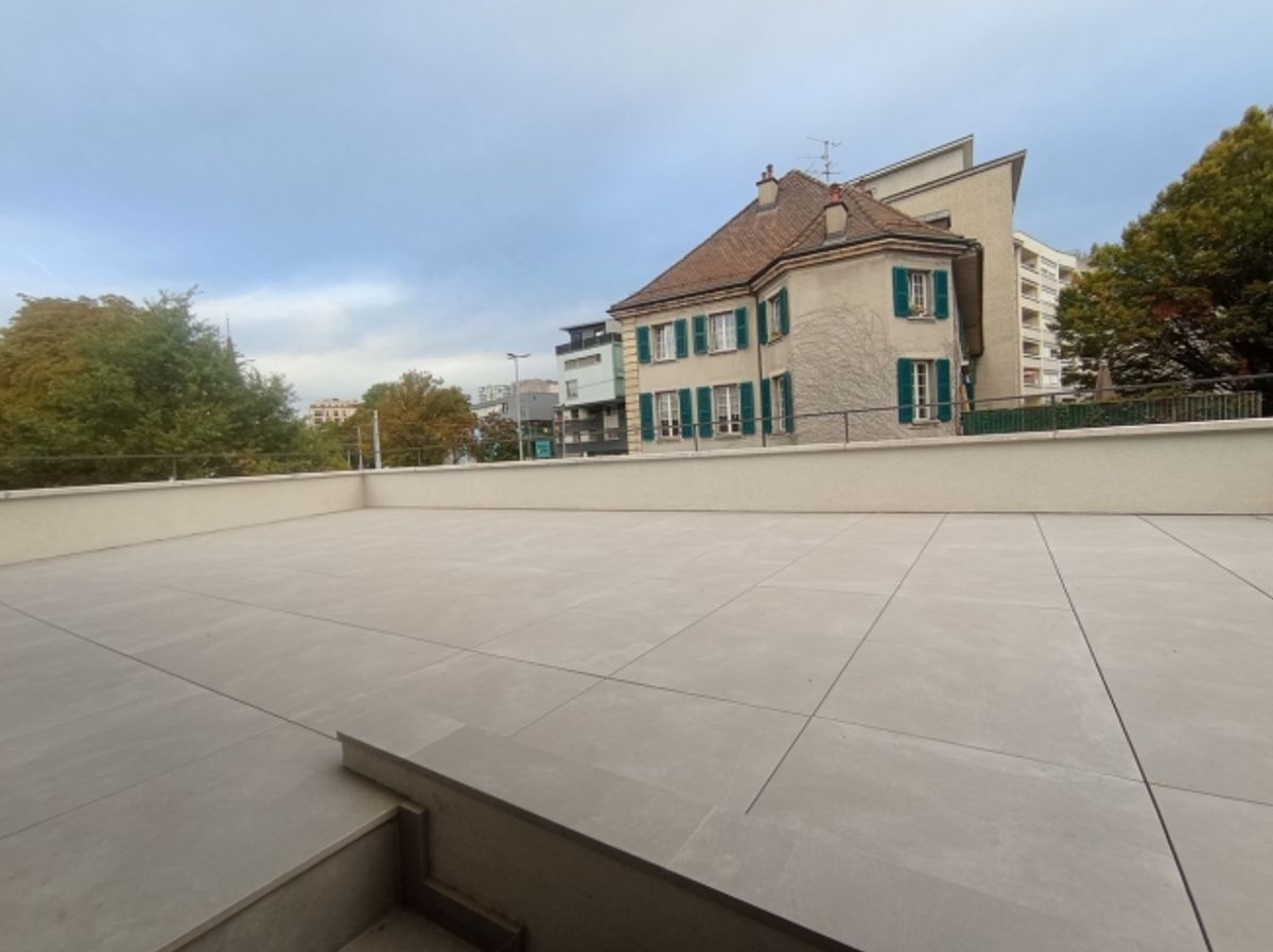 CHÊNE-BOURG – Renovierte 3-Zimmer-Wohnung ≈50 m² und private Terrasse≈60 m² - 0