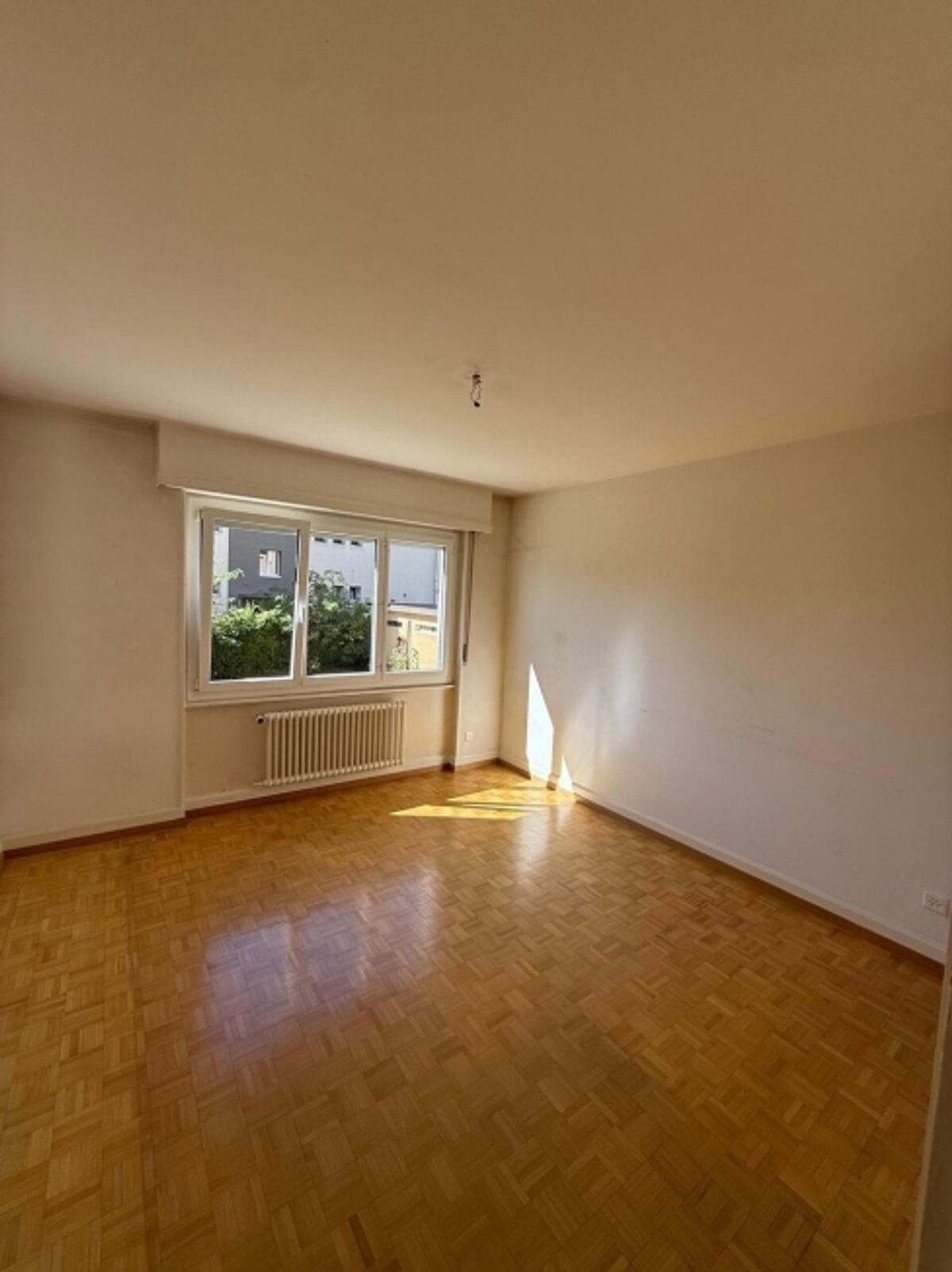 2,5-Zimmer-Wohnung im ersten Stock in einer ruhigen Gegend - 1