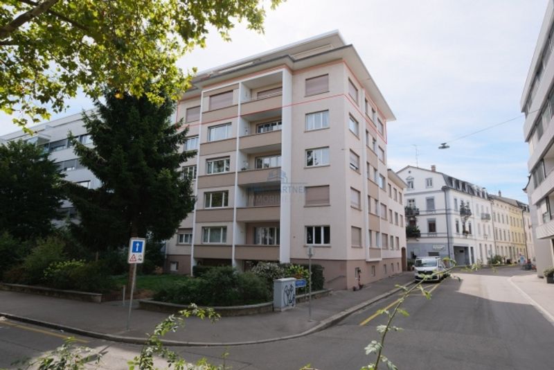 Grosszügige 4.5-Zimmer-Eigentumswohnung an zentraler Lage - 1