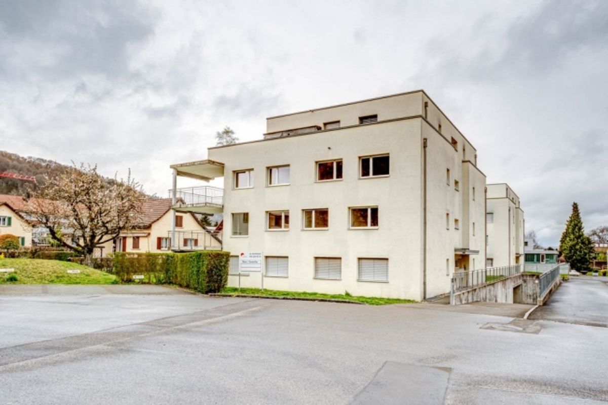 Einstellhallenplatz zu vermieten - 0