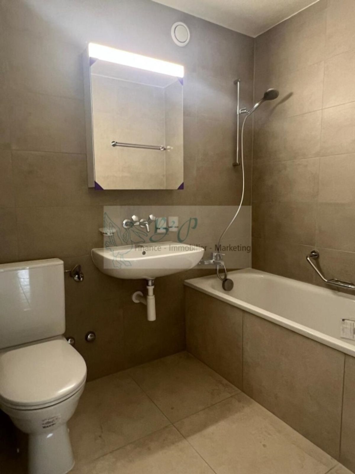 Große und helle 3.5-Zimmer-Wohnung - 8