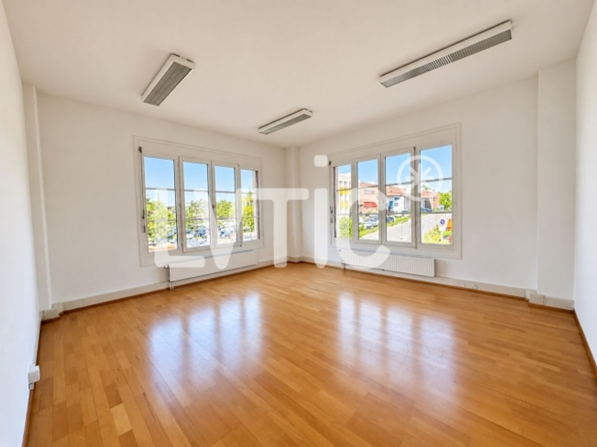 Büros von 180 m² zur Miete in Mont-sur-Lausanne - 0