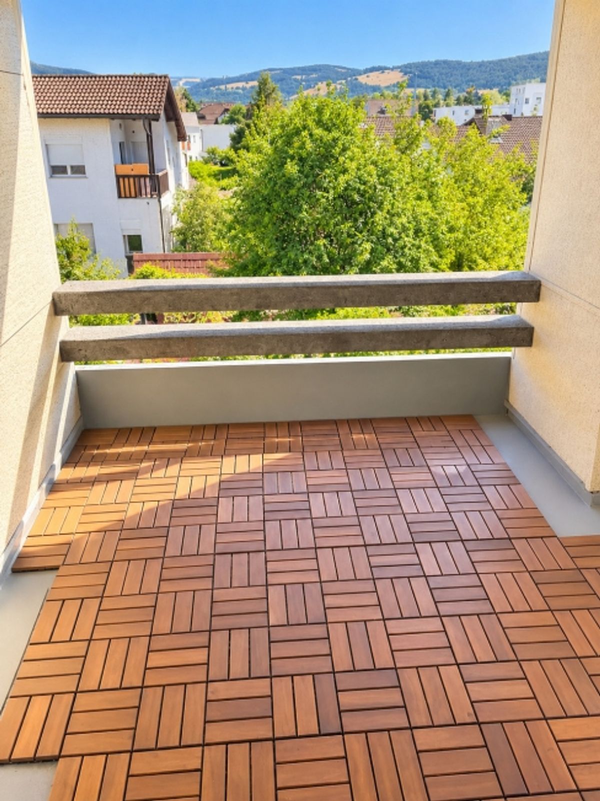 Ungehinderte Sicht, Balkon und Grün nur einen Steinwurf vom Coop entfernt! - 3