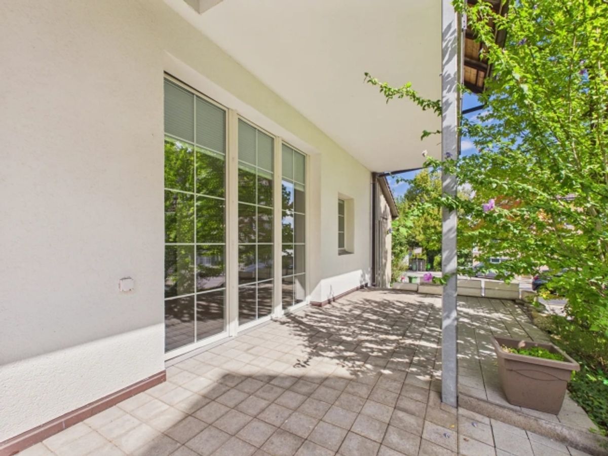 Stilvolle 2-Zimmer-Wohnung mit Terrasse in Thalwil mieten - 3