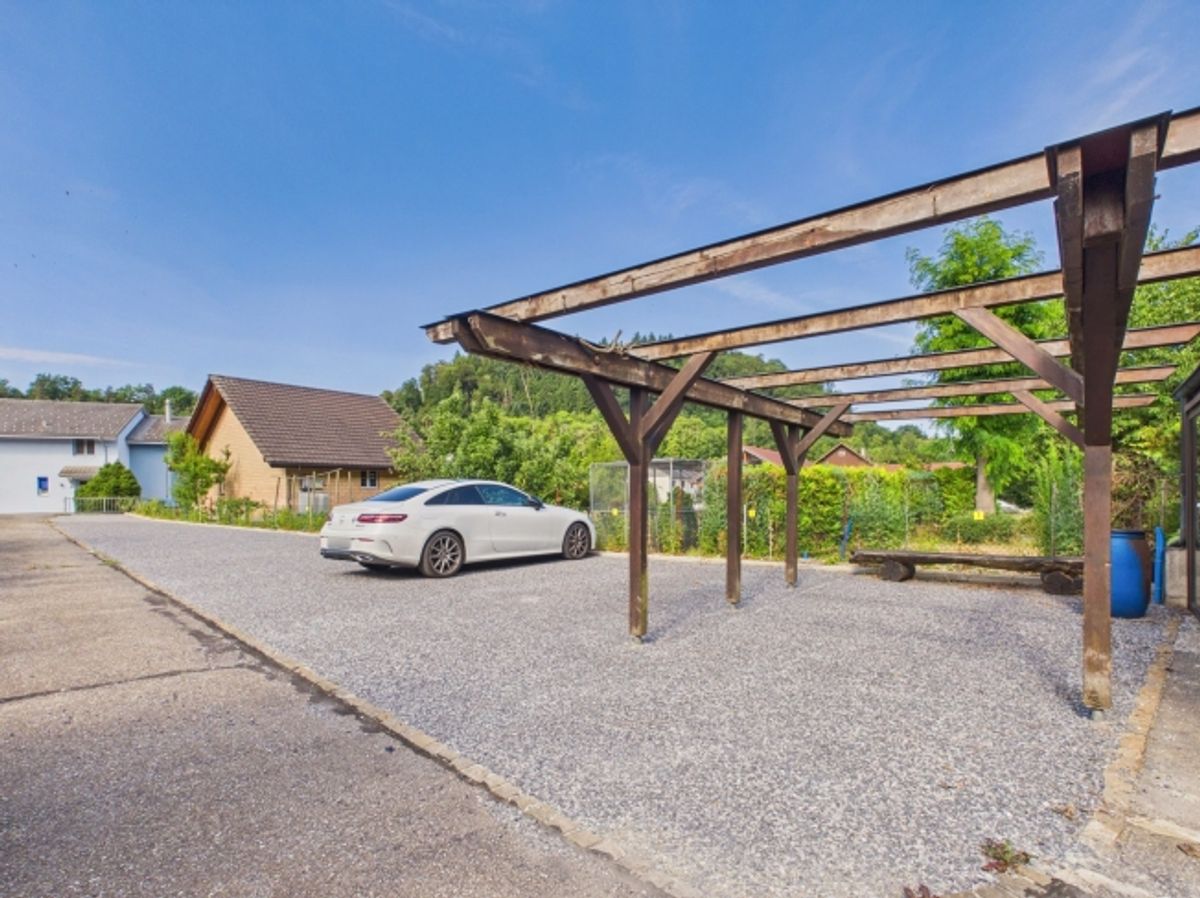 14 Aussenparkplätze an zentraler Lage in Hornussen - ab CHF 80.-/Monat - 0