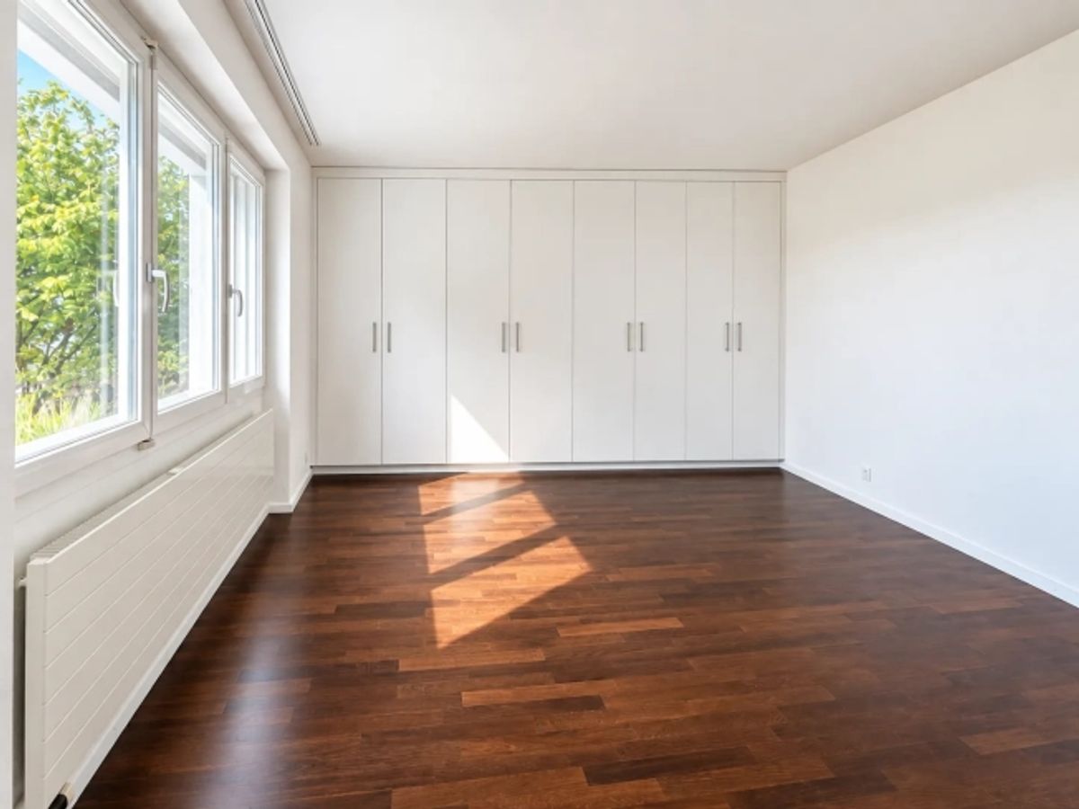 Grosszügiges Einfamilienhaus mit Pool und Garten in Füllinsdorf - 10
