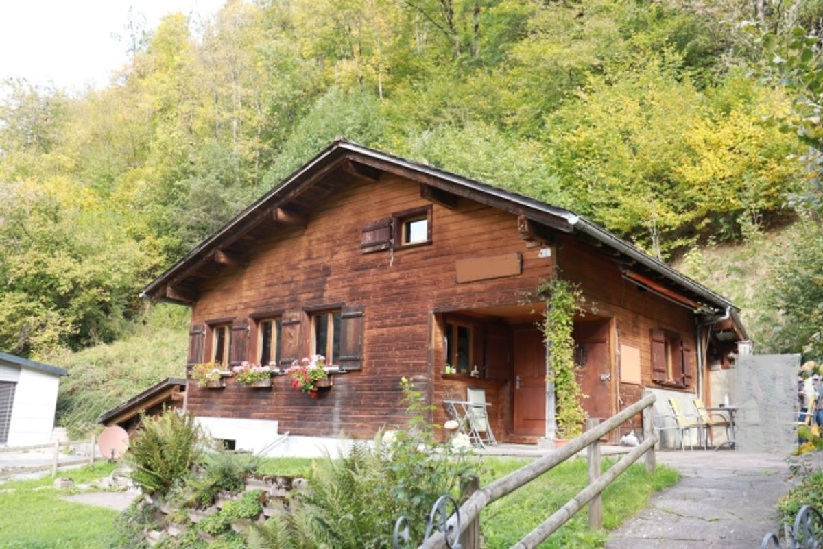 Sonniges Chalet mit Galerie an TOP Lage in Elm! - 0