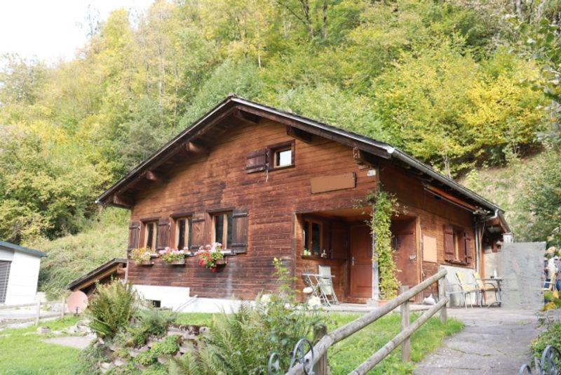 Sonniges Chalet mit Galerie an TOP Lage in Elm! - 1
