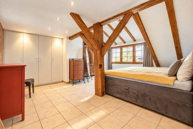 5.5-Zimmer-Triplexwohnung mit eigenem Aussenzugang im historischen Ortskern von Wülflingen - 6