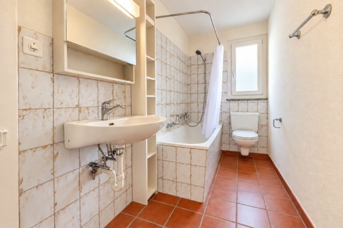 2.5-Zimmer-Maisonettewohnung mit eigenem Sitzplatz und einem Aussenparkplatz - 3