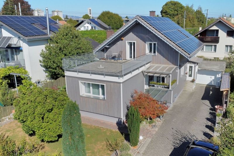 6.5-Zimmer-Einfamilienhaus an zentraler Lage in Thun mit Bergsicht und smartem Energiekonzept - 1