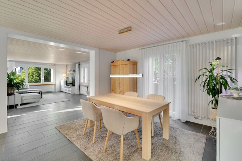 6.5-Zimmer-Einfamilienhaus an zentraler Lage in Thun mit Bergsicht und smartem Energiekonzept - 4