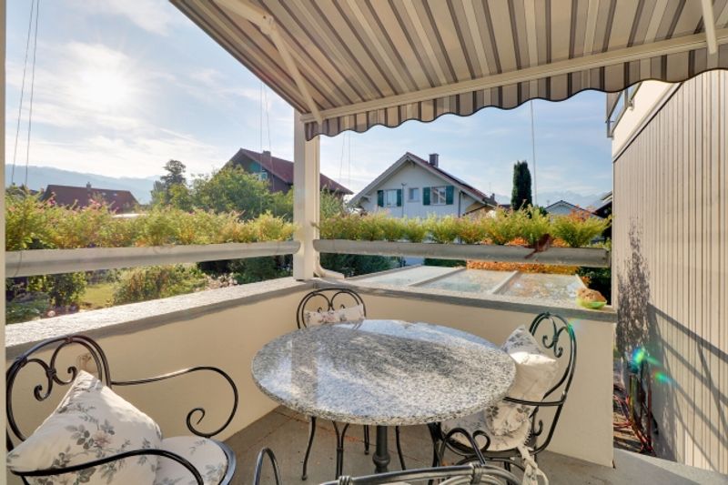 6.5-Zimmer-Einfamilienhaus an zentraler Lage in Thun mit Bergsicht und smartem Energiekonzept - 9