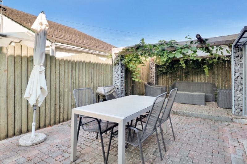 6.5-Zimmer-Einfamilienhaus an zentraler Lage in Thun mit Bergsicht und smartem Energiekonzept - 10