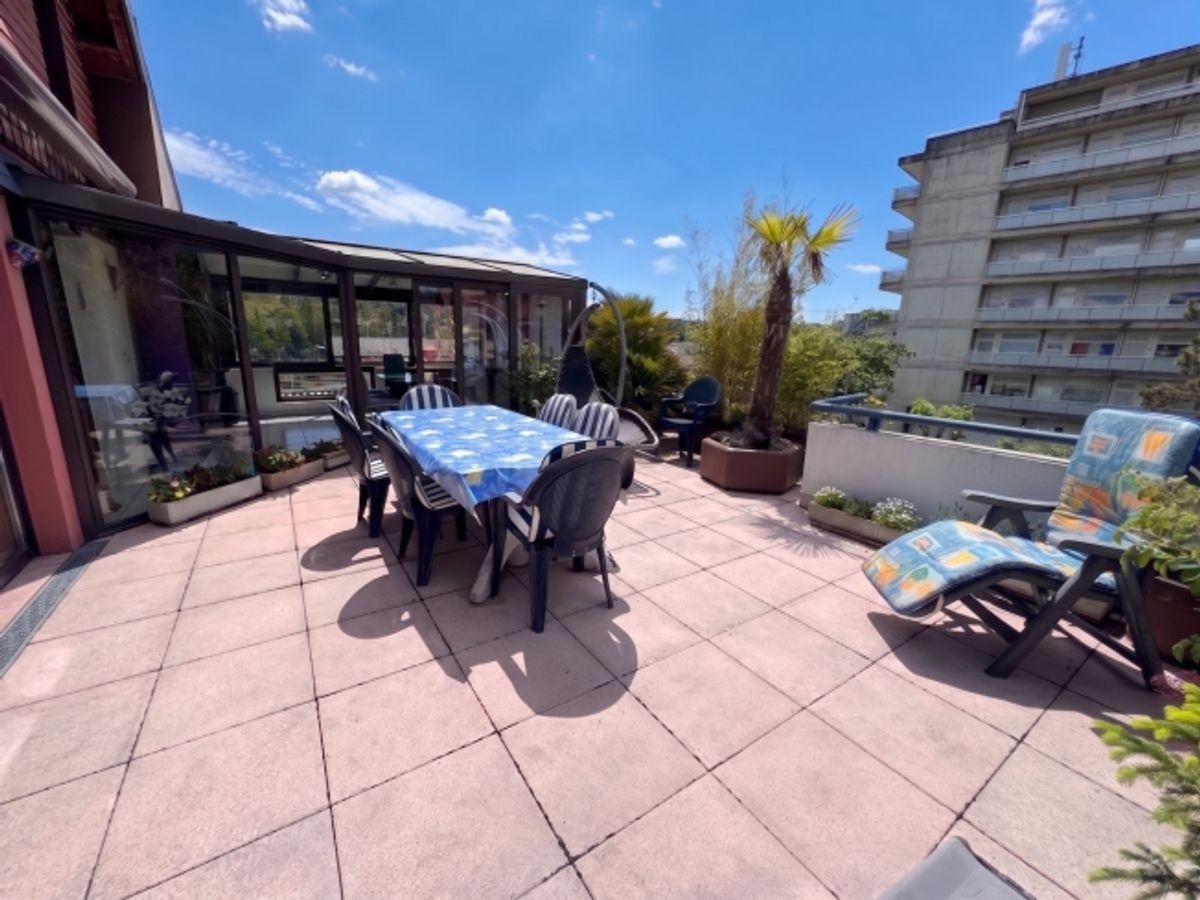 Yverdon – 5,5-Zimmer-Doppelhaus-Penthouse mit großer Terrasse und Winterveranda - 6