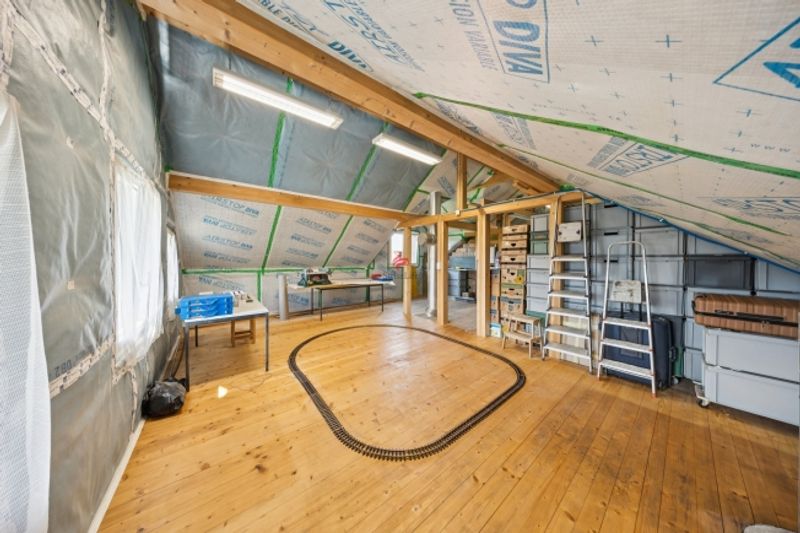 Zweifamilienhaus mit zusätzlichem Ausbaupotenzial - 14