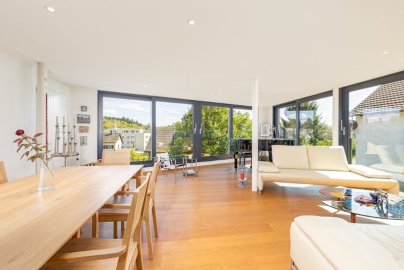 Exklusives Einfamilienhaus mit Pool und Garten - 3