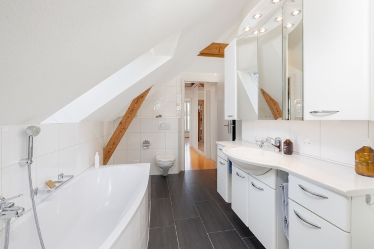 Exklusives Einfamilienhaus mit Pool und Garten - 7